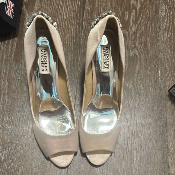 Badgley Mischka pale pink Peep Toe Heels 9.5 - Picture 1 of 6